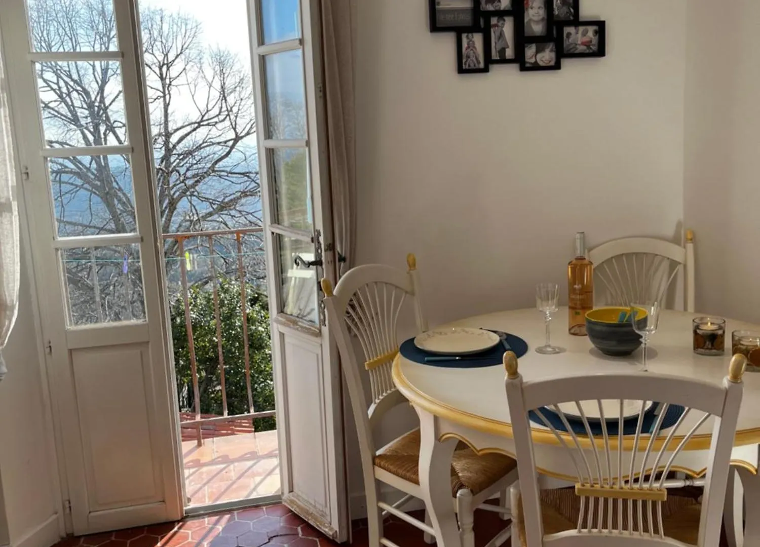 Au Coeur Du Village Avec Petit Balcon Plein Sud location